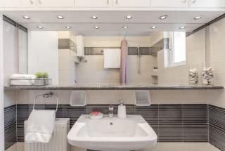 Bay watch Apartment close to the airport at PORTO RAFTI - Porto Rafti - 5