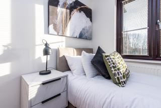 Prime Beeston 3-Bed House with Driveway & Wi-Fi - Stapleford - 6