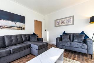 Prime Beeston 3-Bed House with Driveway & Wi-Fi - Stapleford - 1