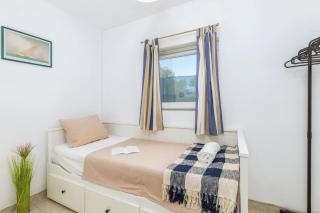 Eco Beach House Corinne - 2