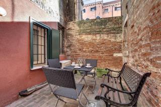 I Quattro Mori by Wonderful Italy - Venice - 6