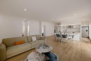 Spacious 4BR Modern Home by Parks and Forest - Greenbank - 5