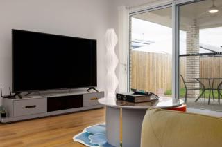 Spacious 4BR Modern Home by Parks and Forest - Greenbank - 3