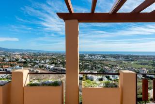 2-Bedroom Penthouse with Panoramic Scenery - Estepona - 7
