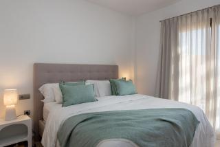 2BR Penthouse with Panoramic Views - 3
