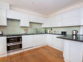 Mercury Holiday Homes - 2 Bedroom Riverside Apartment 301 Free Parking - 6