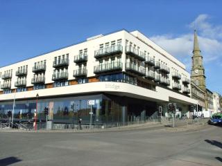 Mercury Holiday Homes - 2 Bedroom Riverside Apartment 301 Free Parking - 9