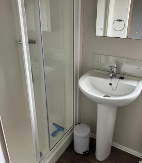 Beautiful Caravan With Decking Wifi At Carlton Meres Park Ref 60002R - Saxmundham - 1