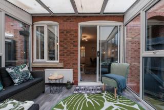 Stylish Beverley Home with Private Parking - 2
