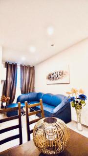 Budget-Friendly 2-Bedroom Apartment with Living Room for 6 - 8