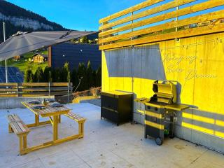 SwissHut Modern Chalet with Spa - Chalet Beunden - 3