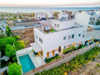 לגונה בלו ביץ-וילה מהממת עם בריכה פרטית וג'קוזי דקה מהים - Hadera - 5