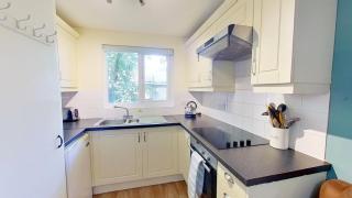 06 Strawberry Hill, Tolroy Manor - 7