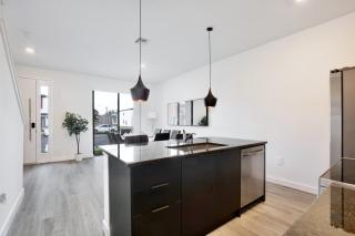 Brand New Townhouse In The Hub - 6