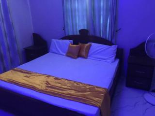Sleeps8-Parking-Jacuzzi-WiFi-AirCon - Iseri-Oke - 3
