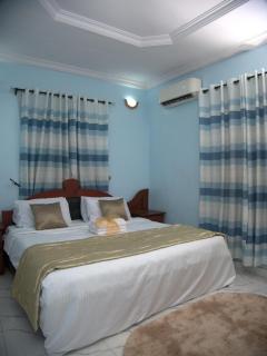 Sleeps8-Parking-Jacuzzi-WiFi-AirCon - Iseri-Oke - 2