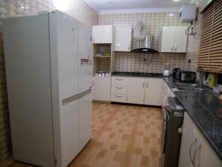 Sleeps8-Parking-Jacuzzi-WiFi-AirCon - Iseri-Oke - 8