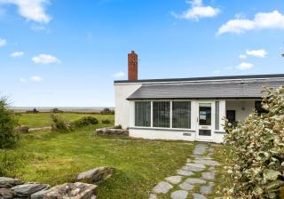 Camelot, Newport - A Pembrokeshire Waterside Cottage - Newport - 0