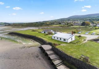 Camelot, Newport - A Pembrokeshire Waterside Cottage - Newport - 3