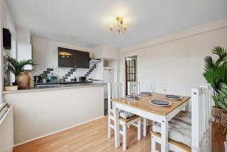 VICHY - Edgware Way 2 bed Modern Apartment - London - 3