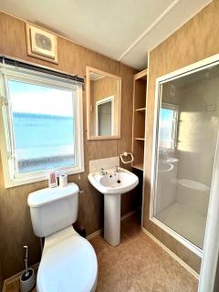 Seashell Hideaway Caravan at Seawick Holiday Park - Clacton-on-Sea - 4