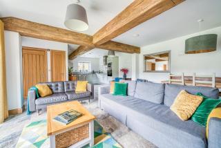 Stunning Cottage in New Forest with Log Burner - 0