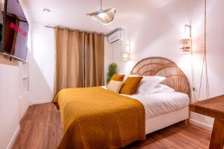 Suite Bali de 45m2 - Idéal couple - Chambre séparée - Jacuzzi baignoire balnéo - Sauna - Clim réversible - Netflix - Piscine accès partagé avec la petite copro - Bouteille de champagne offerte dès 2 nuits - 8