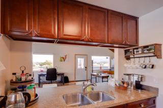 Breezy and Central Monterey Apt with Bay View! - Monterey - 1