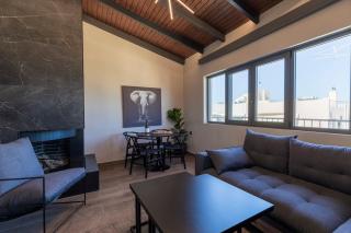 Isola modern loft -private jacuzzi - 9