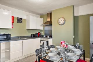 Large House with Parking and Garden - Sleeps 7 - Maidstone - 3