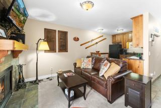 Great Location, 2BR, Close to Lifts & Restaurants, Fireplace - 2