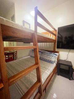 Studio 203 T2 Sunshine100 Wifi 65InchesTV PoolAccess bunkbed - Manila - 5