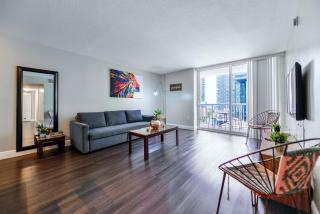 Luxurious 3BR Condo with Pool in Brickell - Miami - 7