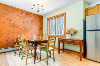7 Mi to Mt Snow Resort Family Home with Fire Pit! - Dover - 1