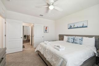 7704OML-Solterra Resort - 7