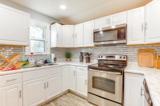 3 Mi to Dtwn Home with Yard in Newark - Newark - 3
