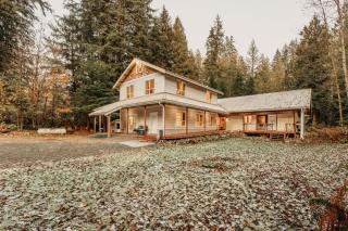 Welcome to The Baker House Retreat - The Ranch House and The Bunk House - Maple Falls - 0