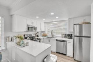 3bed 3bath blocks to the beach and bay in PB - San Diego - 9