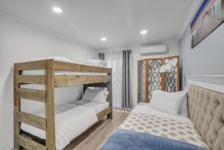 3bed 3bath blocks to the beach and bay in PB - San Diego - 4