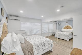 3bed 3bath blocks to the beach and bay in PB - San Diego - 2