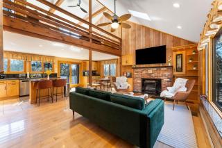 4 Br Mtn Cabin Sauna Hot Tub Fire Pit Putt Putt - Albrightsville - 7