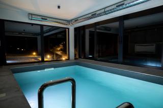A villa - - 7