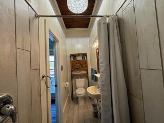 The La Coste City Hotel - 9