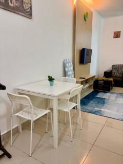 Private Studio Viana Court Service Apartment 4 with private parking - 3