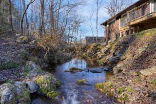 Creekside Haven Gatlinburg Escape by a Bubbling Creek Near Top Attractions - Gatlinburg - 6