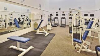 Dreamy Condo 2 minute walk to Beach w King Size Bd - Fort Pierce - 1