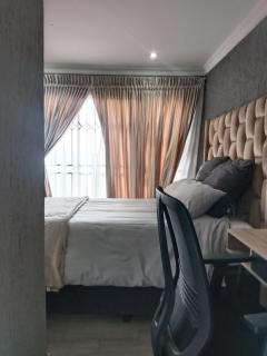 Serene cottage in Kibler Park, Johannesburg South - 5