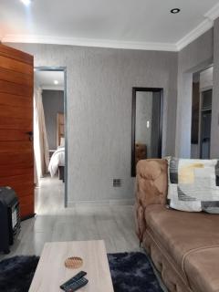 Serene cottage in Kibler Park, Johannesburg South - 3