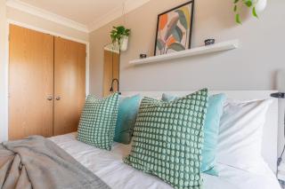 Bond Central - City Centre Oasis - Southampton - 6