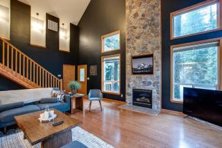 Glacier Springs Cabin 20 An Elegant Country Home - 4